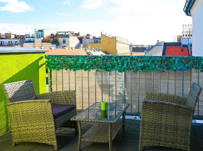Terrace For 4 Near Naschmarkt & U4 Metro Apartmán